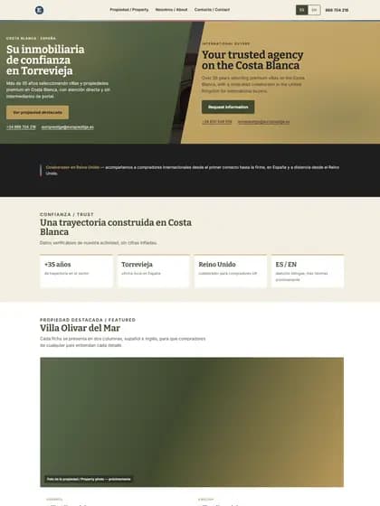 Maqueta de propuesta para una inmobiliaria internacional: portada partida en dos mitades, español sobre azul e inglés sobre dorado.